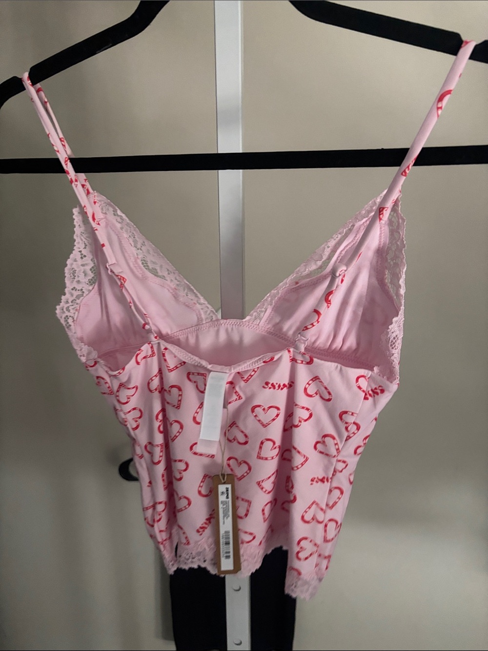 NWT SKIMS fits everybody lace cami and boyshort •CB candy heart print •small - Picture 5 of 9